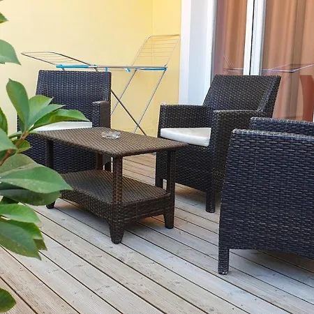 Helen & * Άγιος Στέφανος