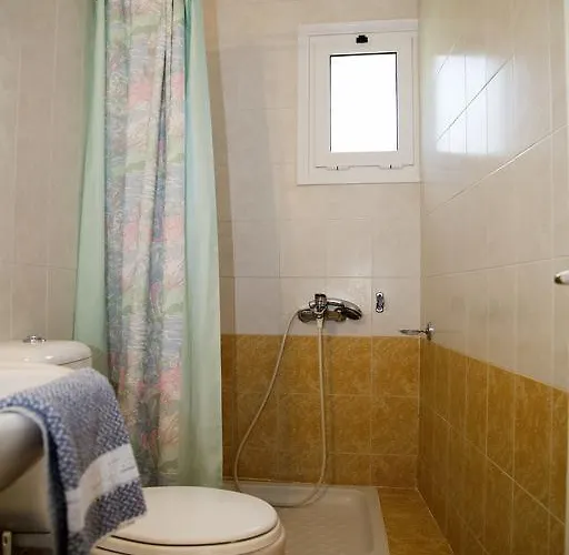 Daire Helen & Agios Stefanos Avliotes (Corfu)